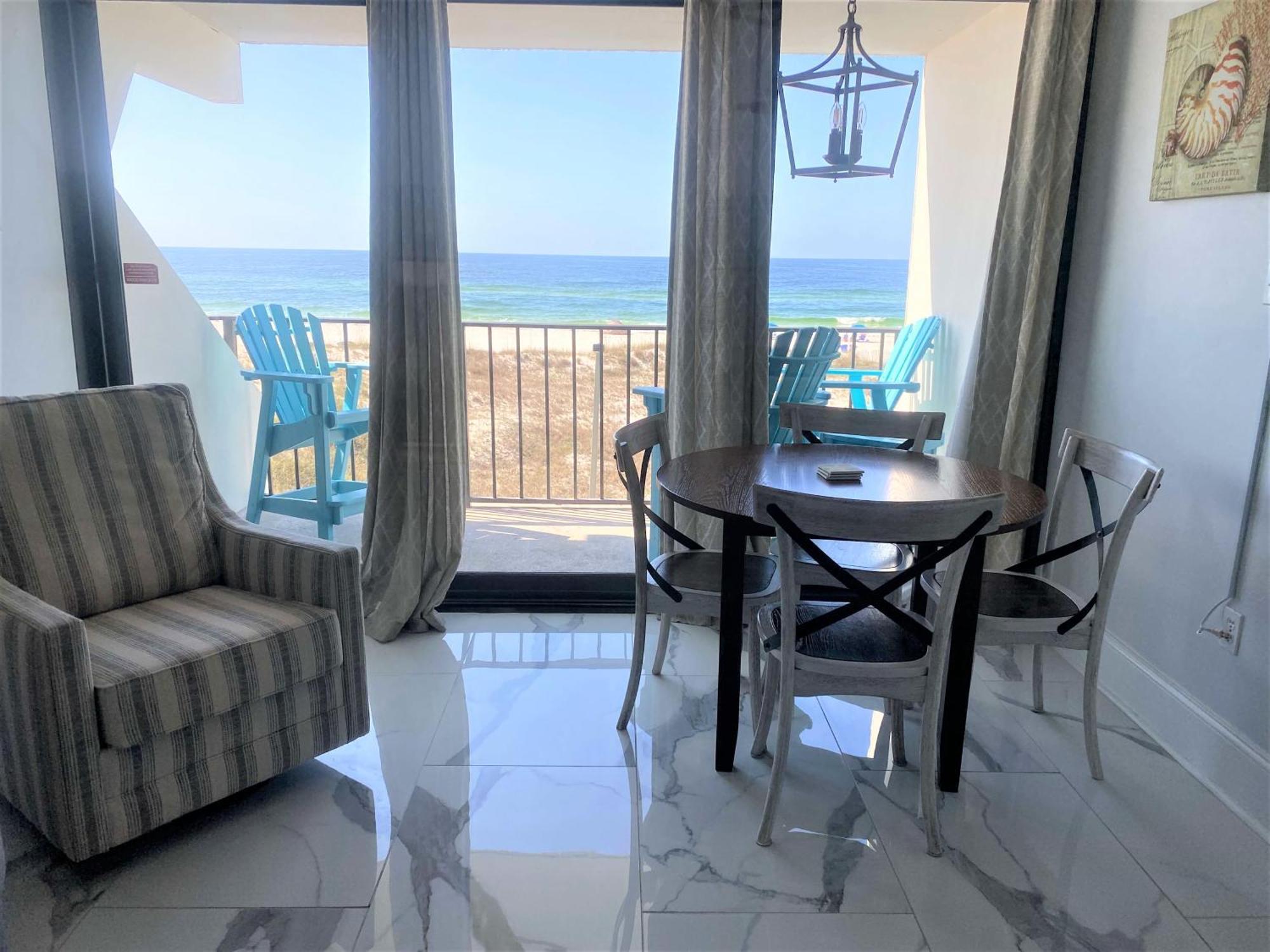 Island Winds East 202 By Albvr - Beautifully Renovated Beachfront Condo & Steps Away From Hangout & More! Gulf Shores Exterior photo