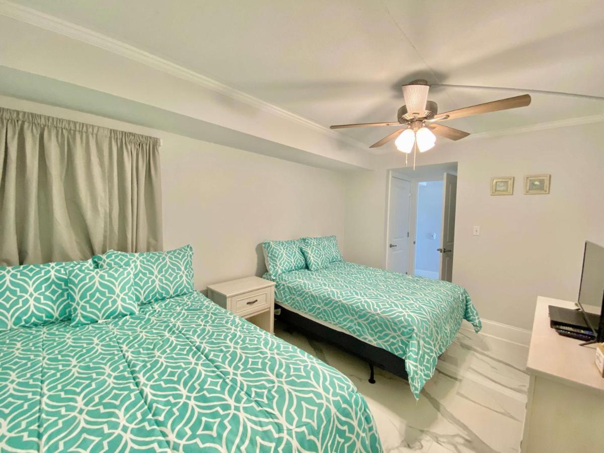 Island Winds East 202 By Albvr - Beautifully Renovated Beachfront Condo & Steps Away From Hangout & More! Gulf Shores Exterior photo