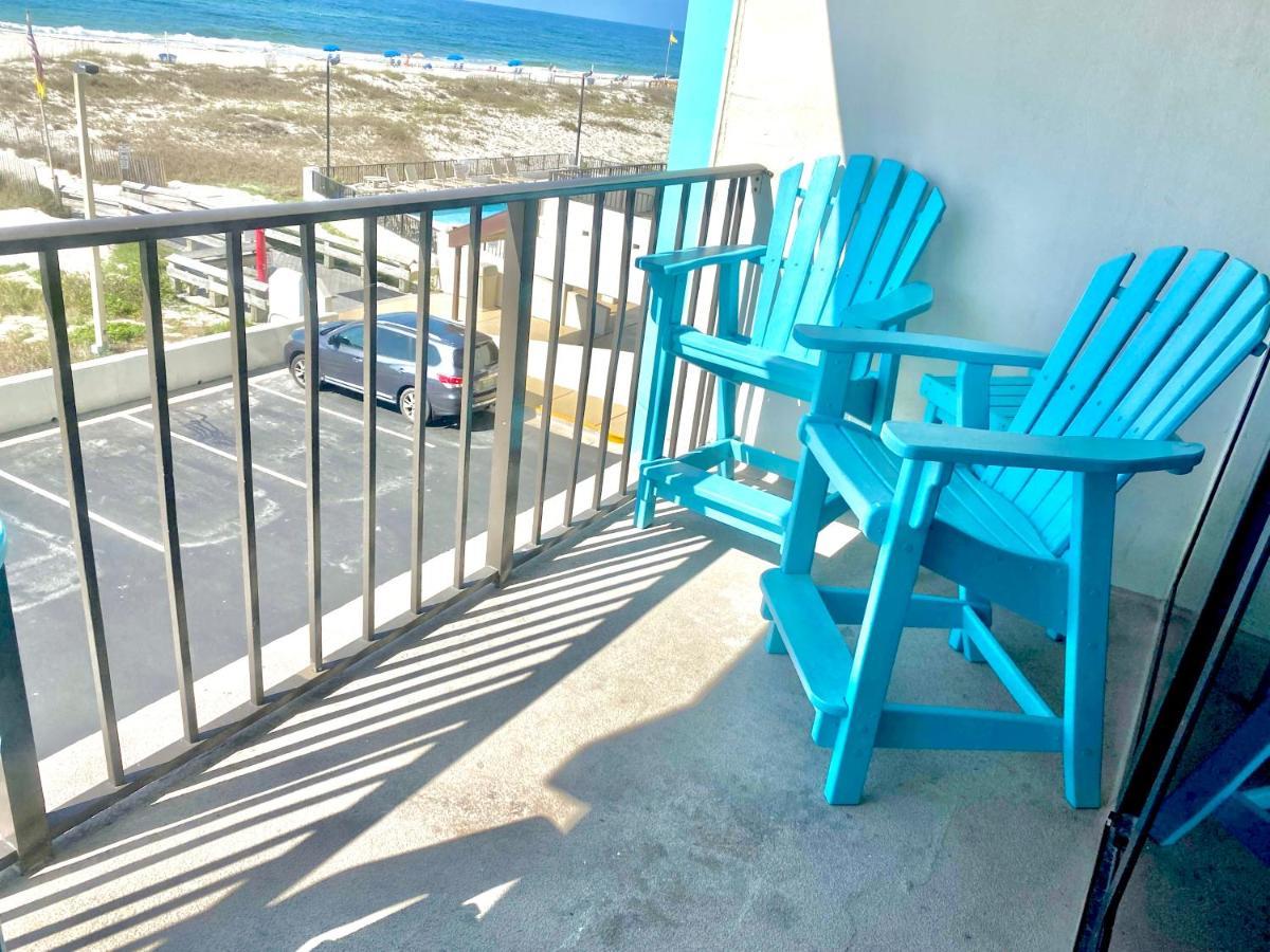 Island Winds East 202 By Albvr - Beautifully Renovated Beachfront Condo & Steps Away From Hangout & More! Gulf Shores Exterior photo