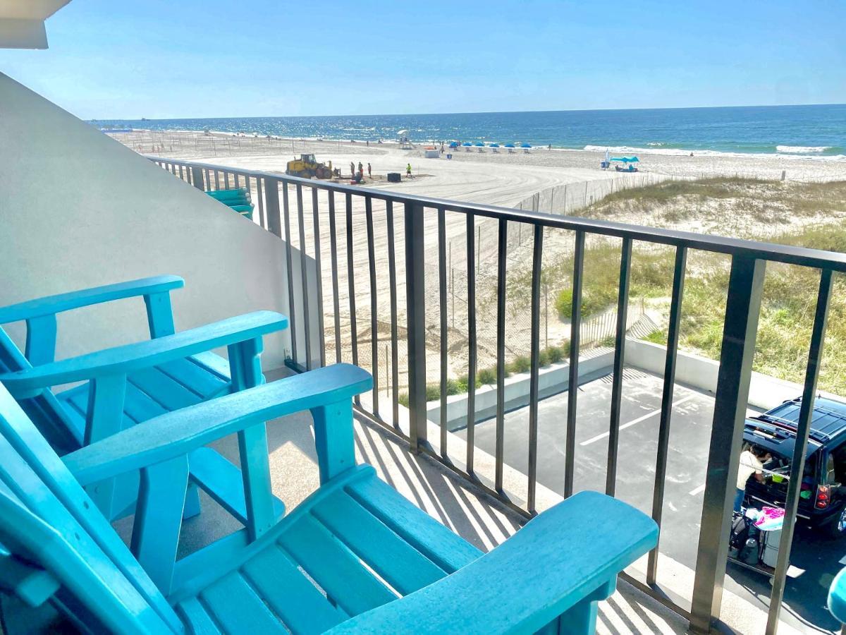 Island Winds East 202 By Albvr - Beautifully Renovated Beachfront Condo & Steps Away From Hangout & More! Gulf Shores Exterior photo